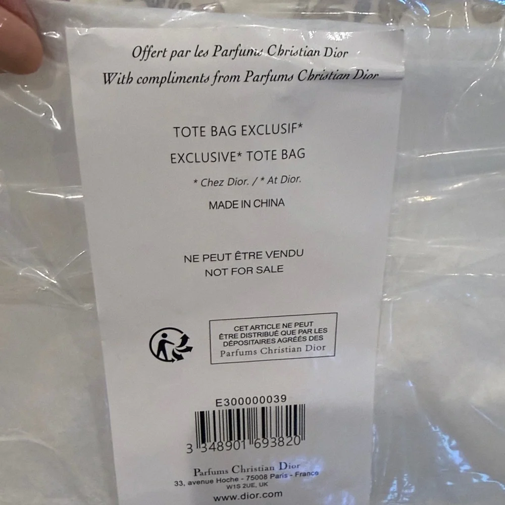 Dior Metallic Gold Star Mesh Tote - Picture 7 of 13